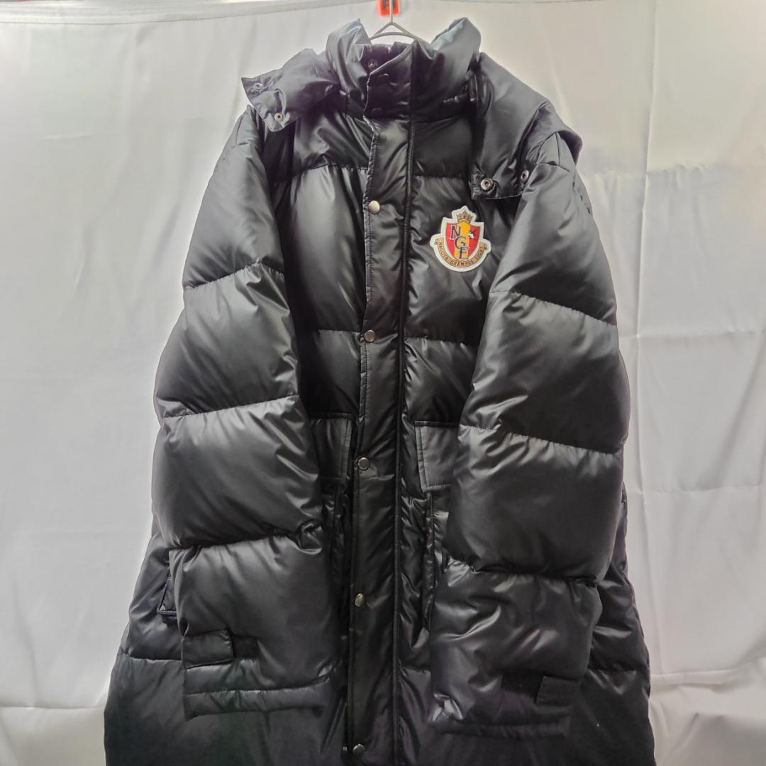 美品　名古屋グランパスエイト　ベンチコート　Jリーグオフィシャル　ダウン　黒　F
