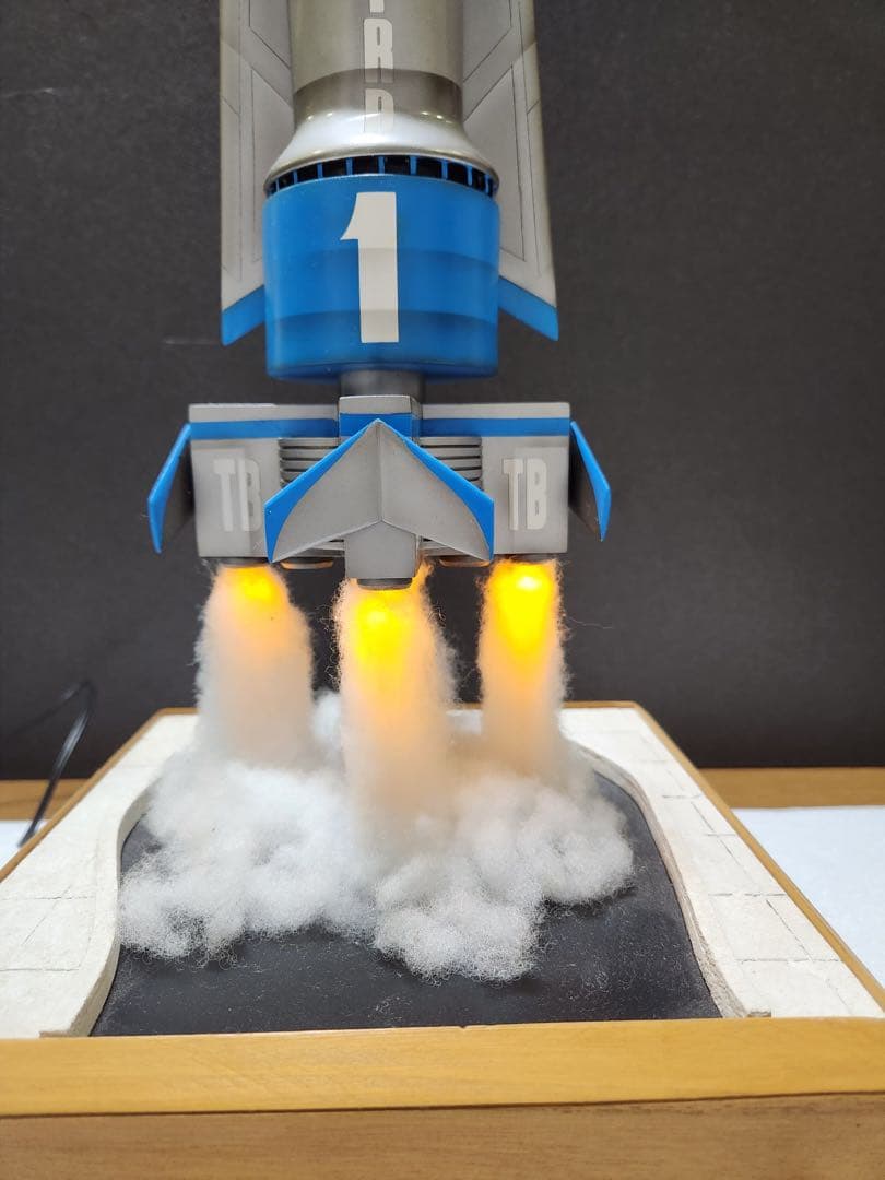 【最終値下げ！】衝撃プライス35% オフ TB1 特大全高50cm電飾プロ製作