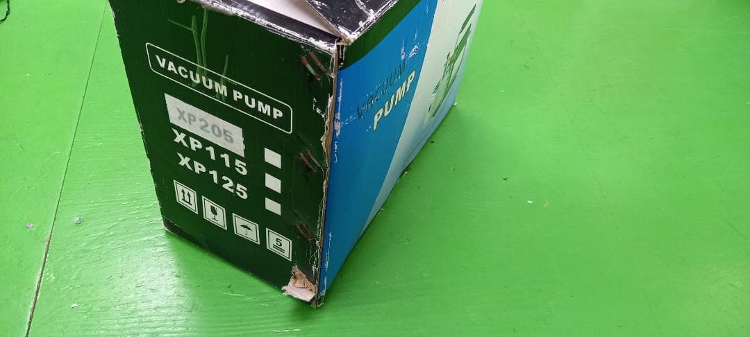 真空ポンプ　XP205