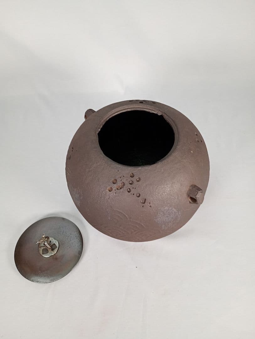 【茶道具】青海波紋様姥口丸釜　南鐐摘み　亀甲鐶付　茶釜　釜368