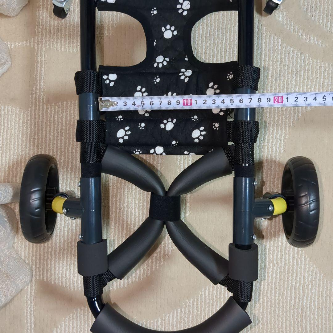 ワンちゃん4輪　リハビリ　食事補助　犬用車椅子　シニア体制維持　犬の歩行器