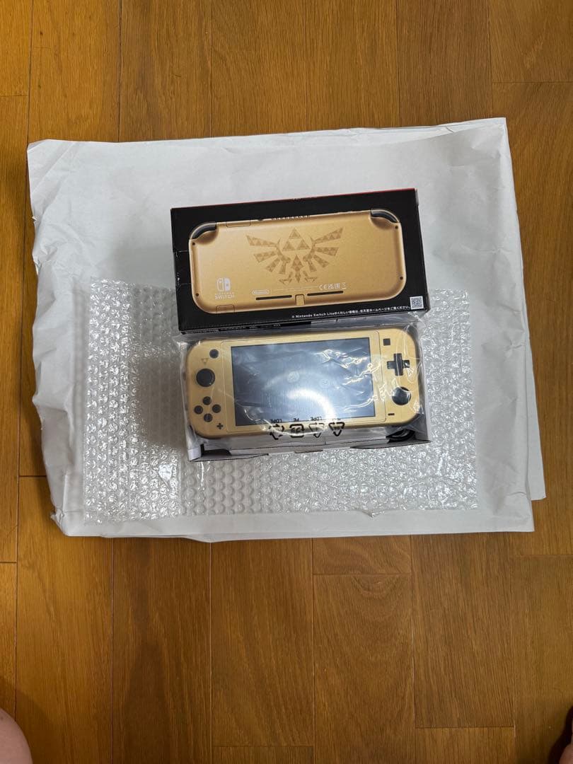 Nintendo Switch Lite ゼルダの伝説 特別版 ゴールド　中古