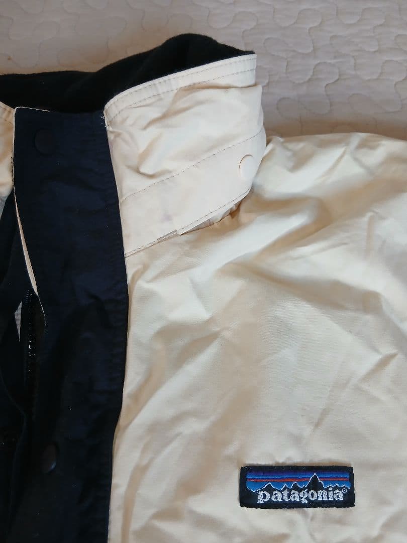 【パタゴニア/着用1回】フード有り　スノーウエア　ジャケット　レディース　キッズ