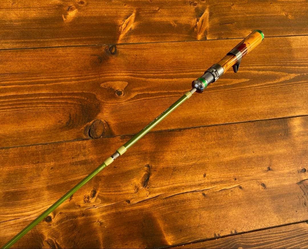 トラウトロッド　長さ調節できるロッド　ウッドグリップ　ベイトロッド　パックロッド