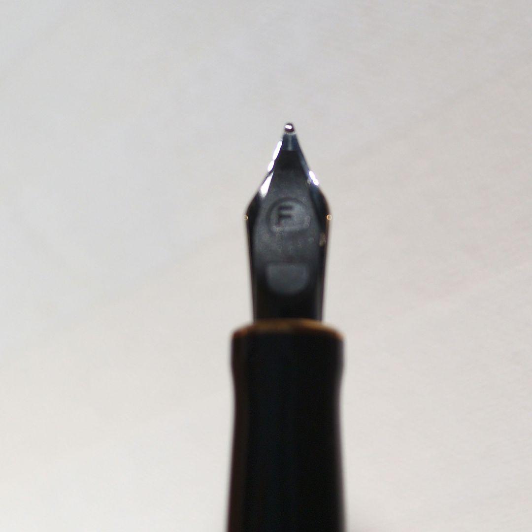 Parker デュオフォールド パール＆ブラックGT インターナショナル万年筆