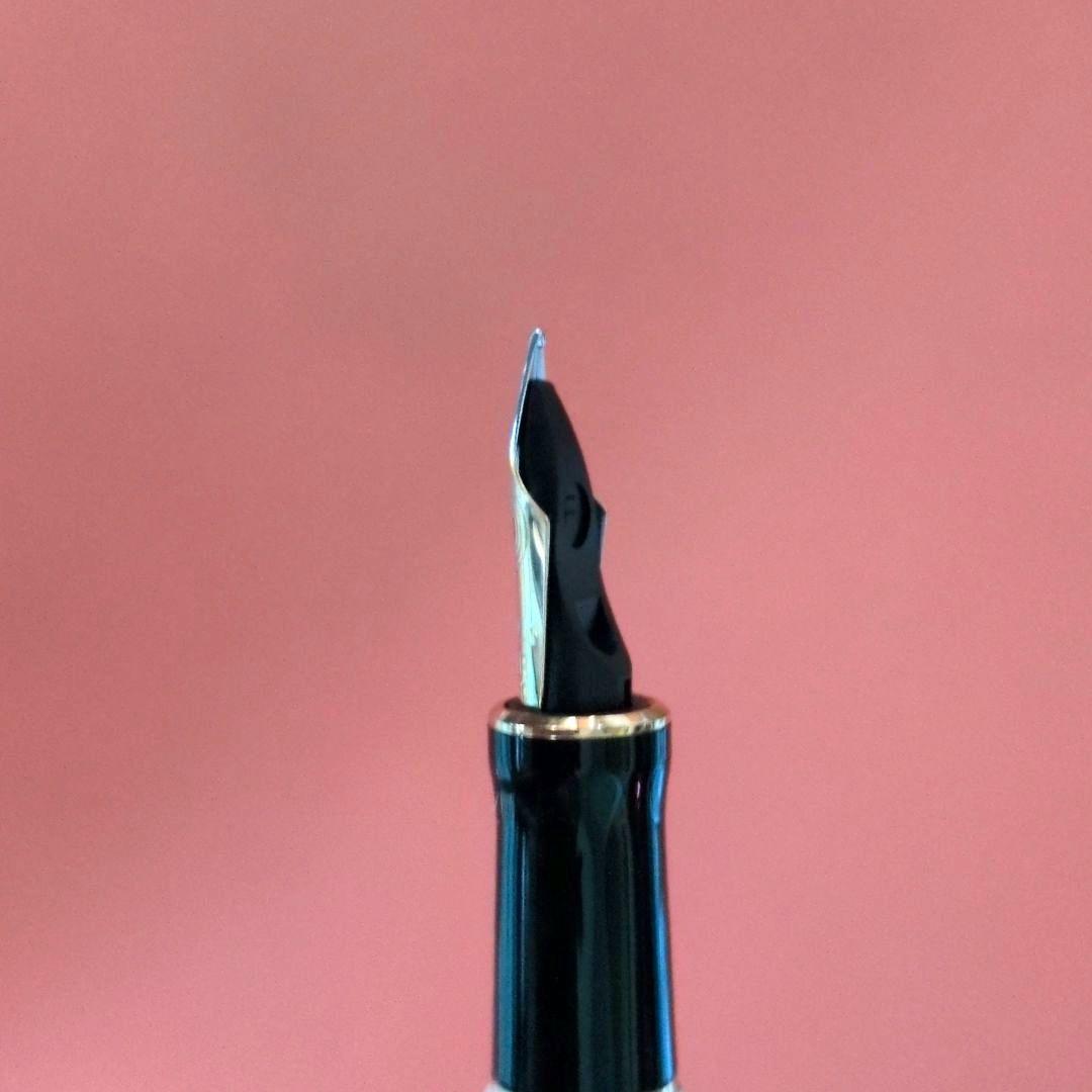 Parker デュオフォールド パール＆ブラックGT インターナショナル万年筆