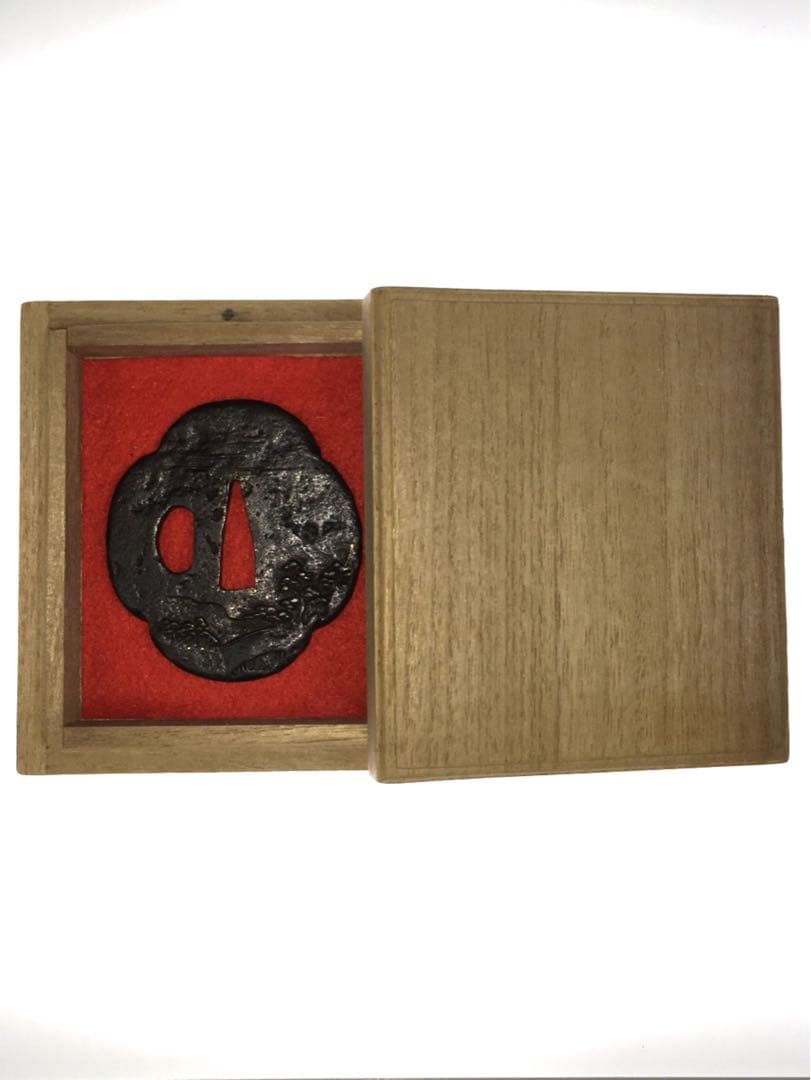 S6松紋木瓜形鉄鍔 木箱付 武具・刀装具