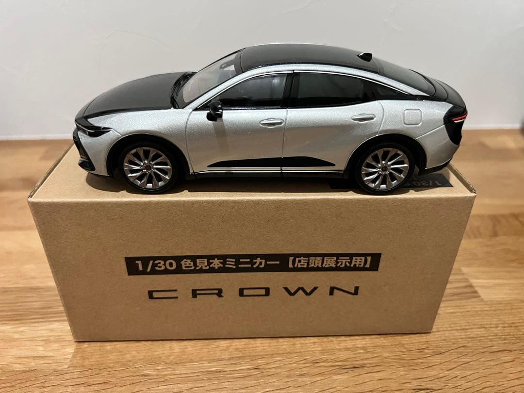 クラウン　カラーサンプルミニカー　非売品　ブラック×プレシャスシルバー