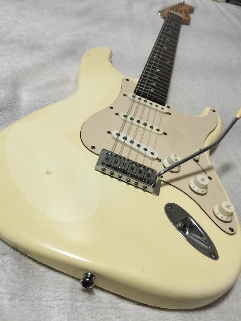 フェルナンデス ストラトキャスター アイボリー LE-1Z