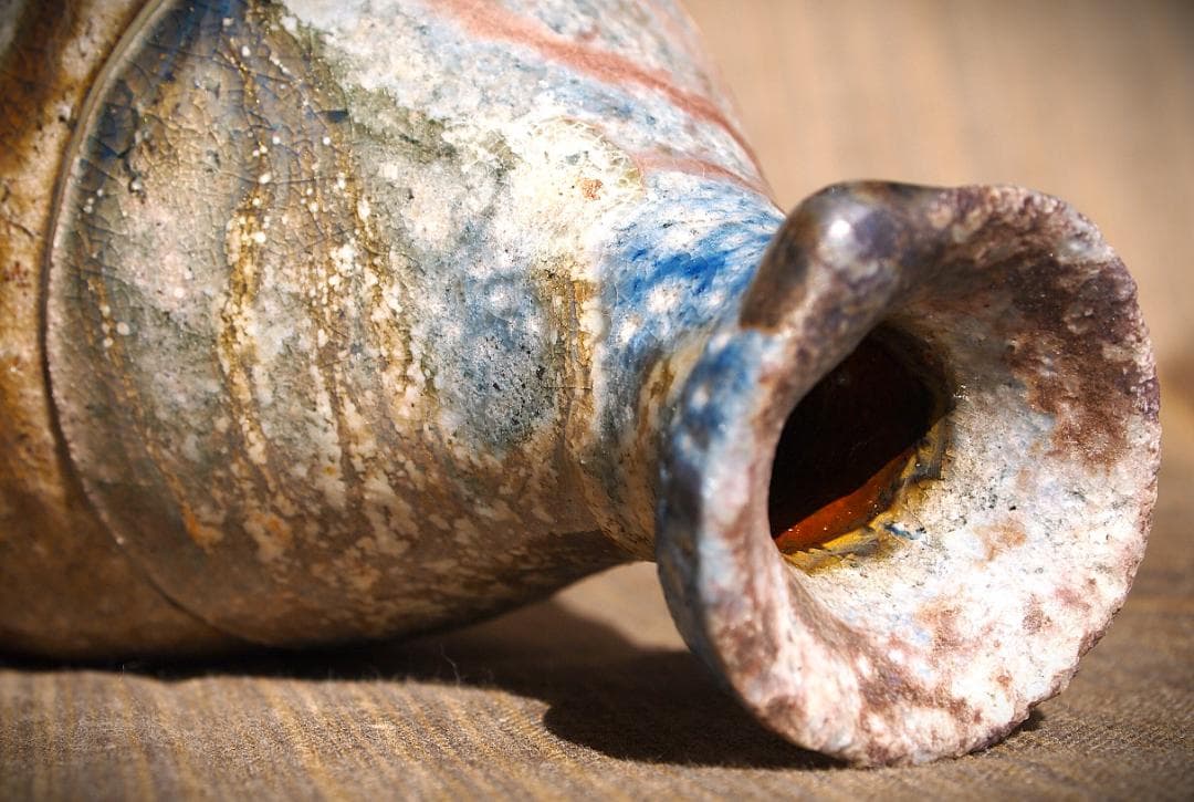 人気作家★大岩智之【師：隠崎隆一】★黒≪青窯変≫備前徳利★共箱