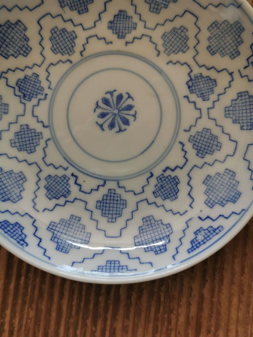 白磁青花 青絵 ダミエ線描 変わり市松花紋 汕頭レース風 ≒13㎝2枚組 骨董市