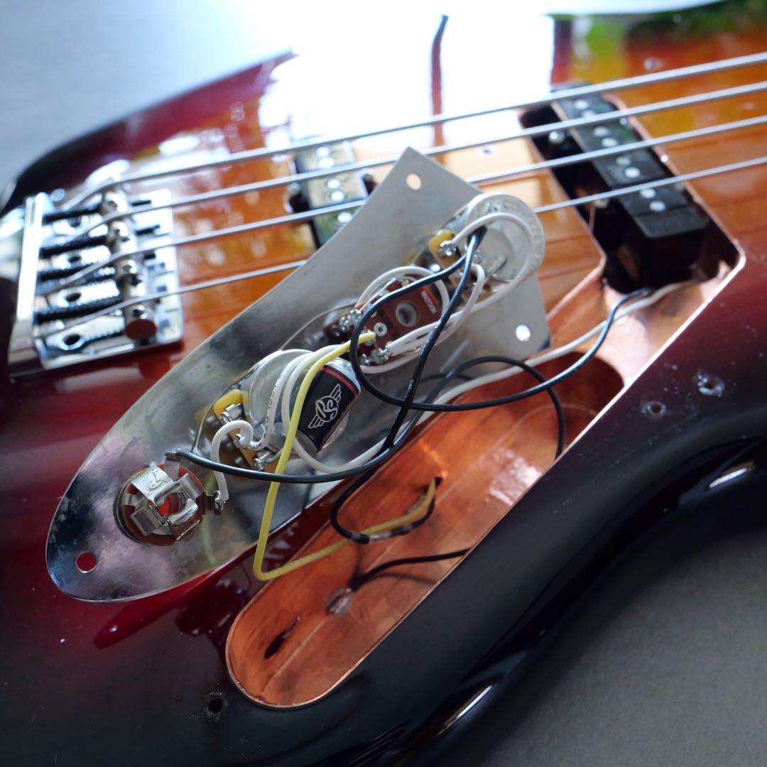 ベース Fender American Professional II JazzBass