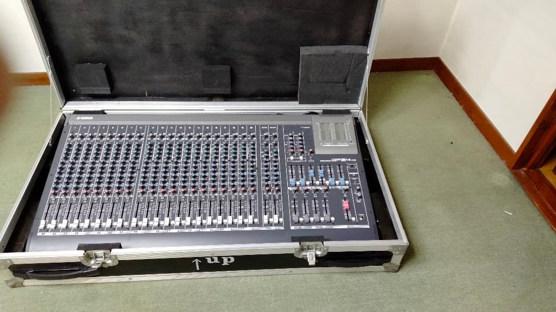 ヤマハGF24/12　特注ハードケース入り。