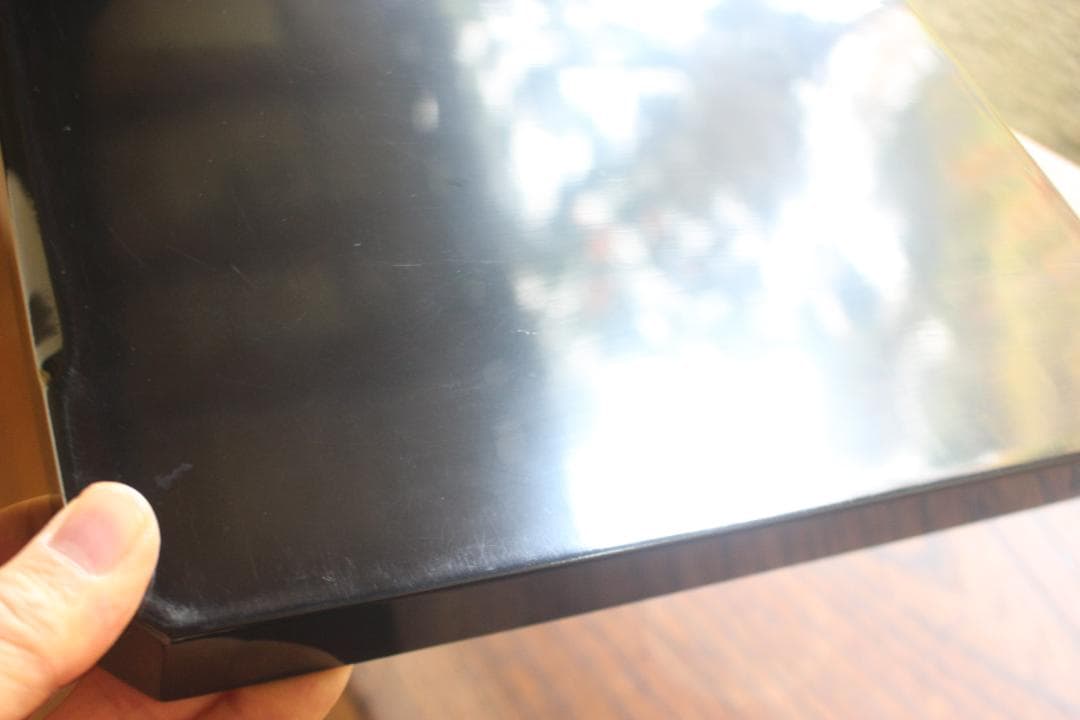 優美な梨地塗に風情ある流水桜文の映える隅切り四方折敷（検輪島塗蒔絵膳お膳お盆