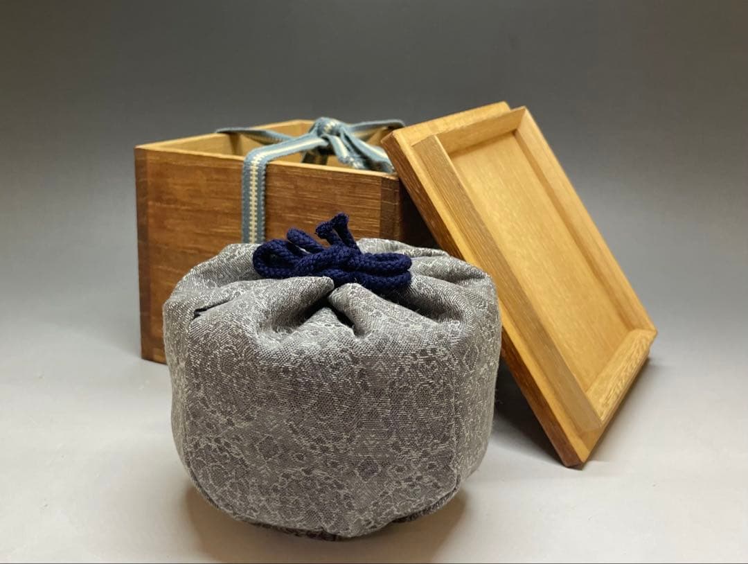 赤楽茶碗　弘入　四方桟共箱　仕覆　金直し　e9733b