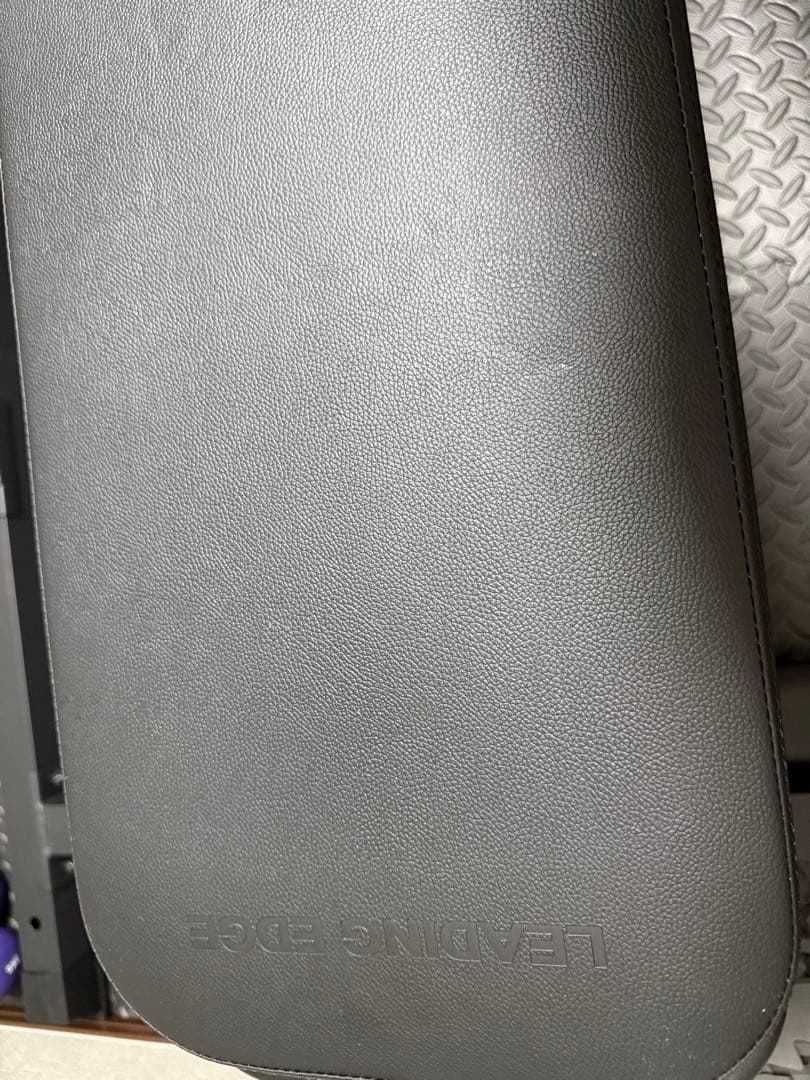 トレーニングベンチ 黒　高重量・角度調整◎