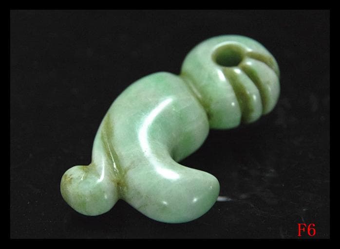 縄文期極希少呪術性がが高い★糸魚川ろうかん硬玉翡翠製★尾付き頭部刻線異状獣形勾玉