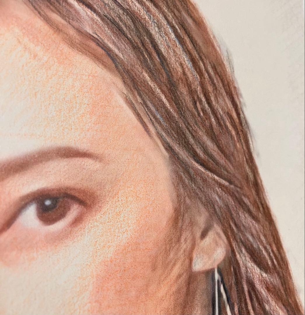 女優画④ 額装品　額縁寸法32.7㎝×24.0㎝×1.5㎝　色鉛筆画　定款付