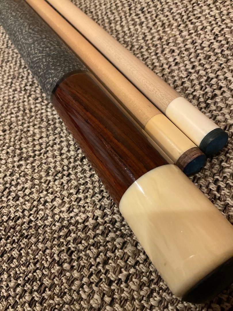 ロビンソン カスタム キュー　ココボロ×アイボリー 18山 逆ネジ　2シャフト