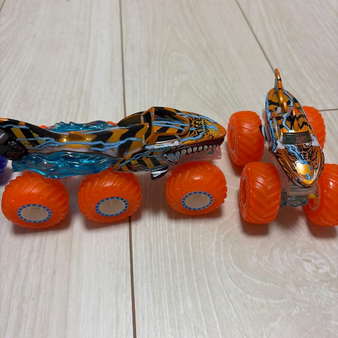 モンスタートラック　Hot Wheels セット