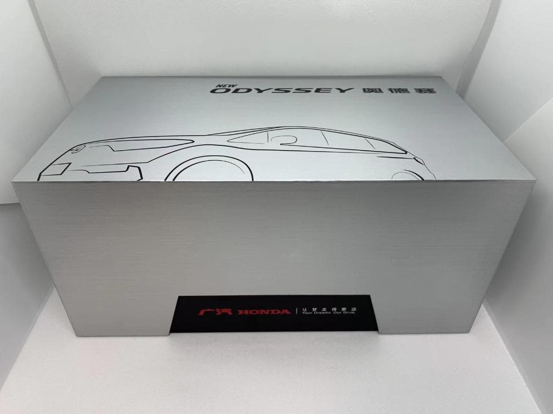 302-001 1/18 ホンダ オデッセイ 2022 ホワイト