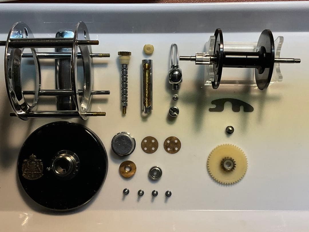 ABU アンバサダー 5000C 4スクリュー メンテ済 フレーム修正済