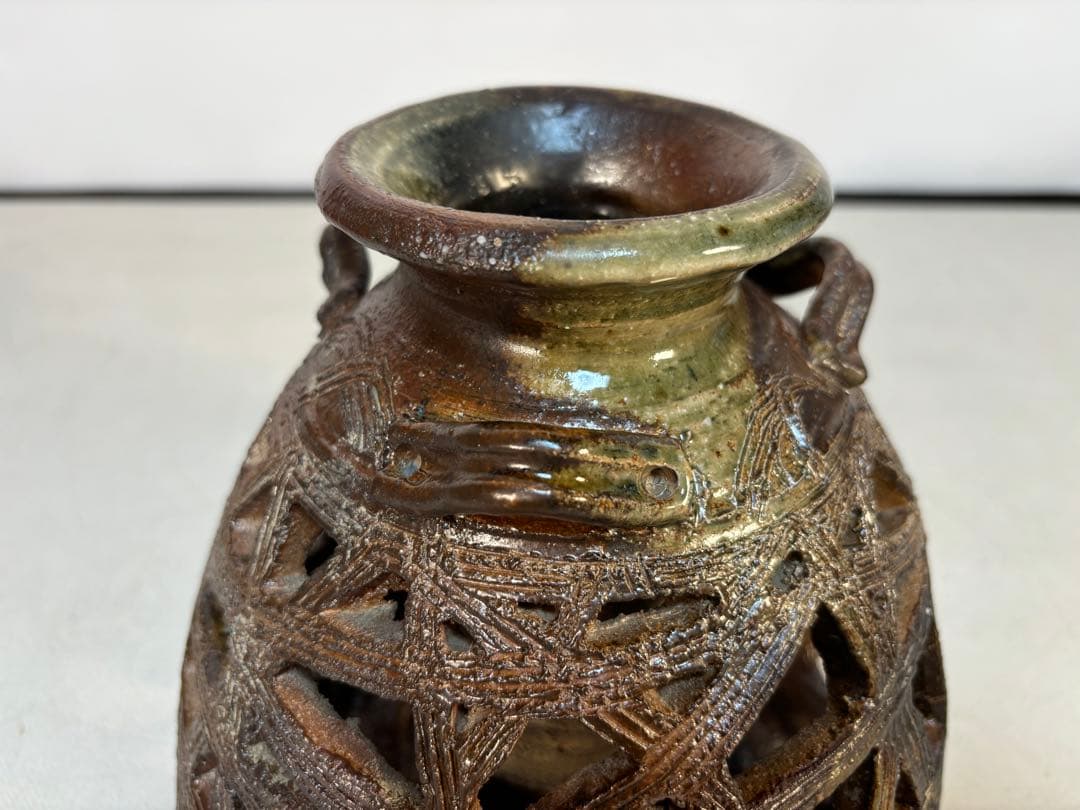 透かし彫り模様　壺型 一輪挿し　3点セット