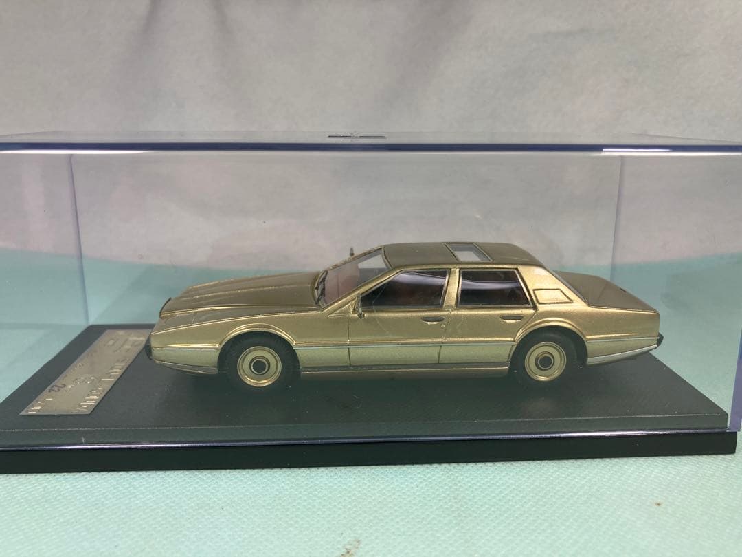 ABC Brianza製アストン・マーティン V８　ラゴンダ　Mk.Ⅱ 金色