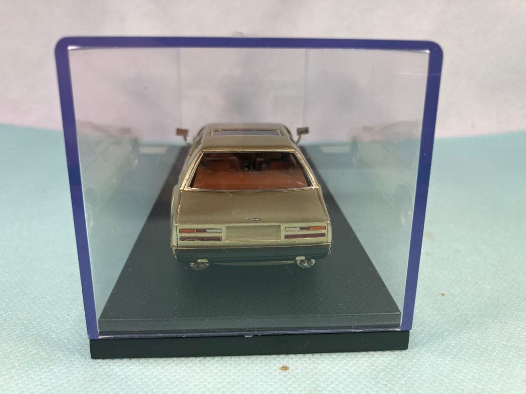 ABC Brianza製アストン・マーティン V８　ラゴンダ　Mk.Ⅱ 金色
