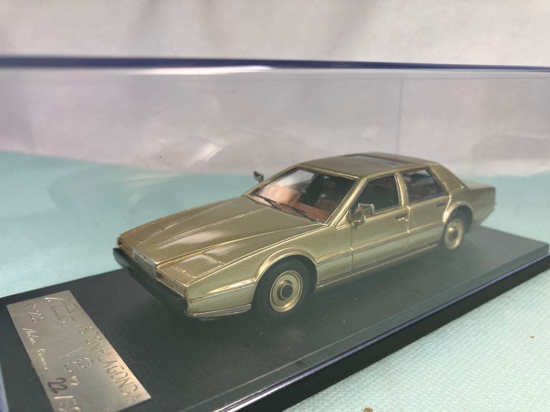 ABC Brianza製アストン・マーティン V８　ラゴンダ　Mk.Ⅱ 金色