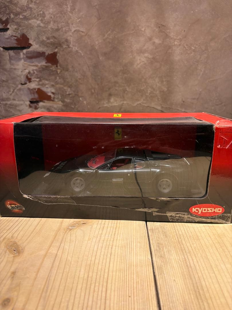 絶版京商 1/18フェラーリ365GT4/BB ブラック　外箱難あり