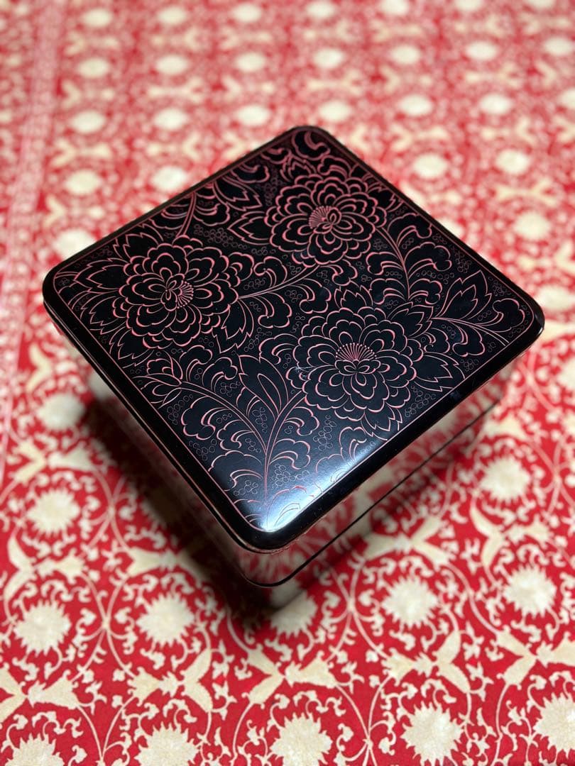 花柄彫刻の輪島塗重箱
