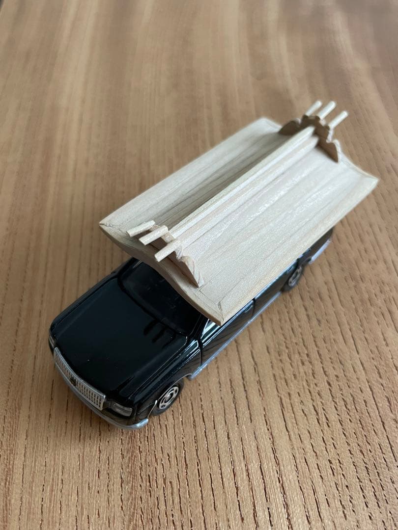 新品 114 トヨタ センチュリー 霊柩車 宮型 改造 木製 ミニカー トミカ