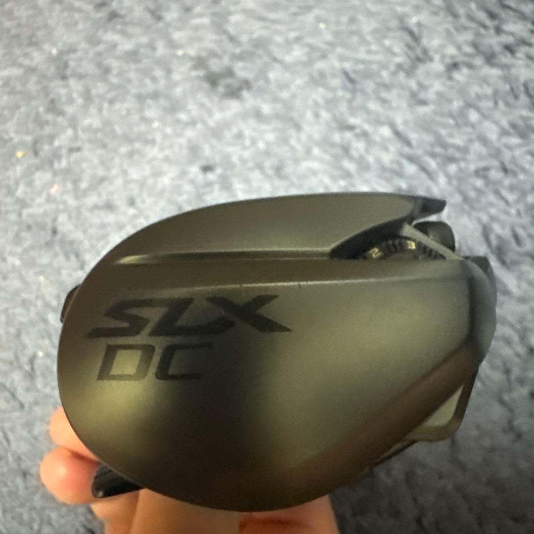 SLX DC ベイトリール 黒/青