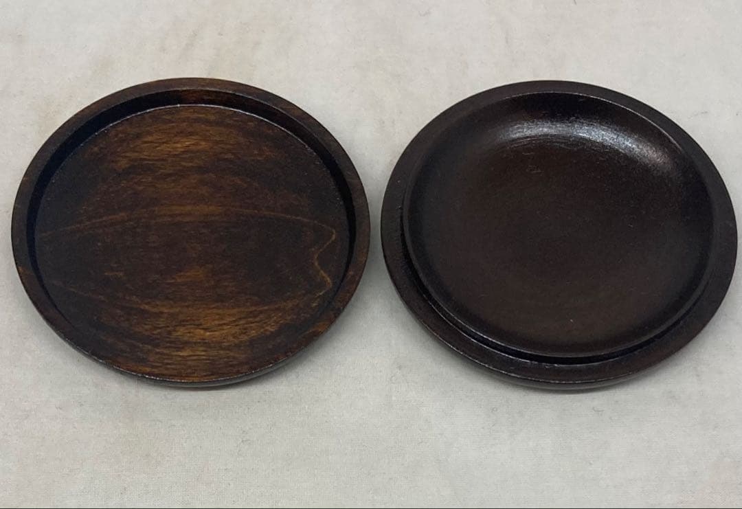 B528b 香合　夏目有彦作　共箱　笹竜胆図　木地漆塗　青貝　茶道具