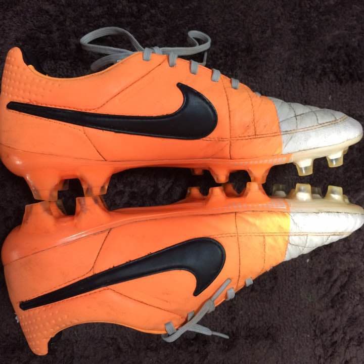 ナイキ サッカー スパイク ティエンポレジェンド