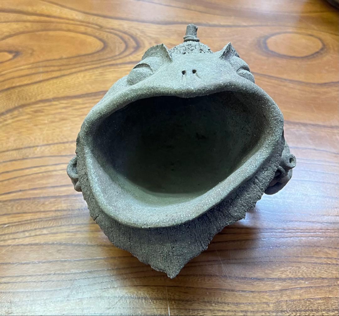 村長カエルの置き香炉　カエルの陶器