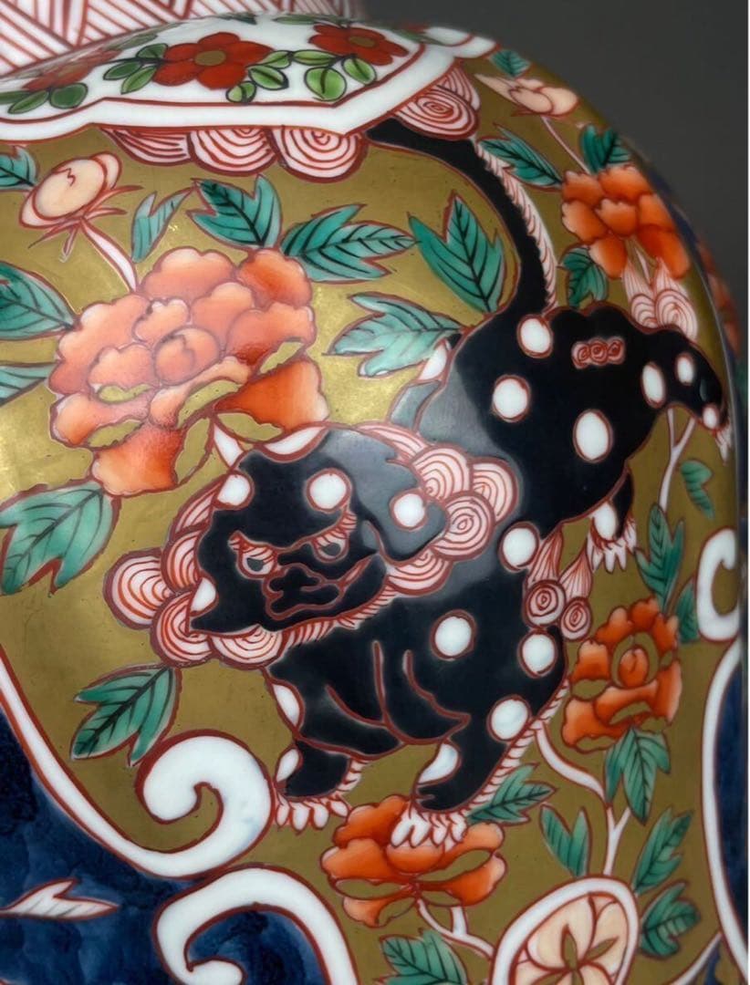 古伊万里 沈香壺 獅子摘 金彩色絵 牡丹獅子図 獅子鈕蓋付大壷 沈香壷