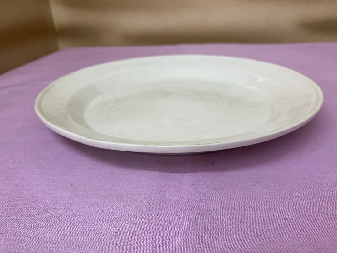 青磁瓶、白磁皿　3点