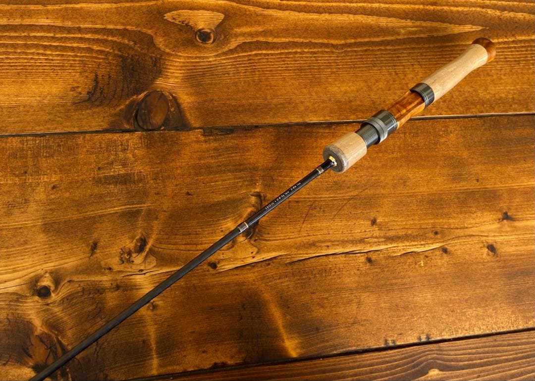 トラウトロッド　ウッドリールシート　渓流釣り　源流　天然木　スピニング　山女魚