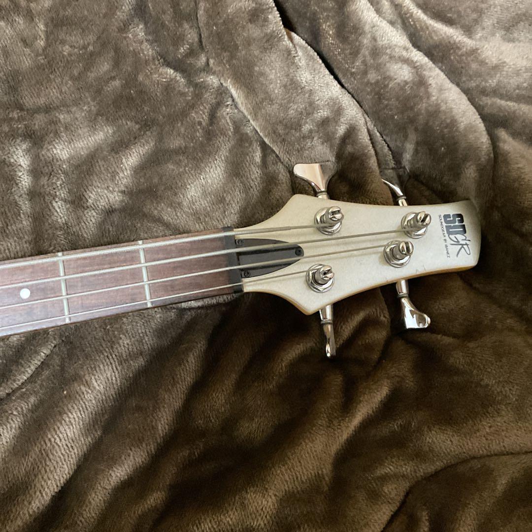 アイバニーズエレキベースギター　４弦　【レアカラー】