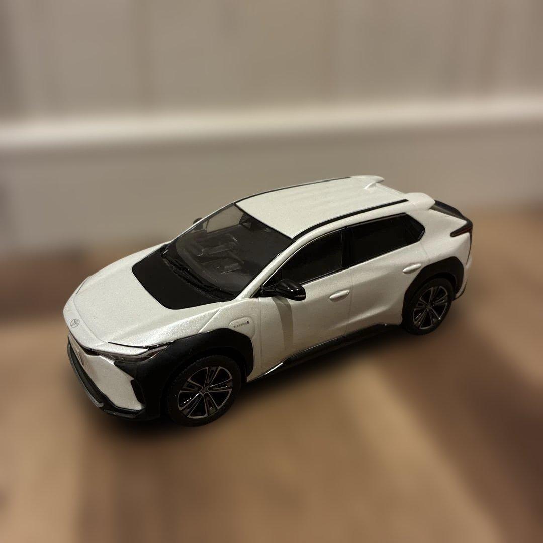 bz4x カラーサンプル　10台