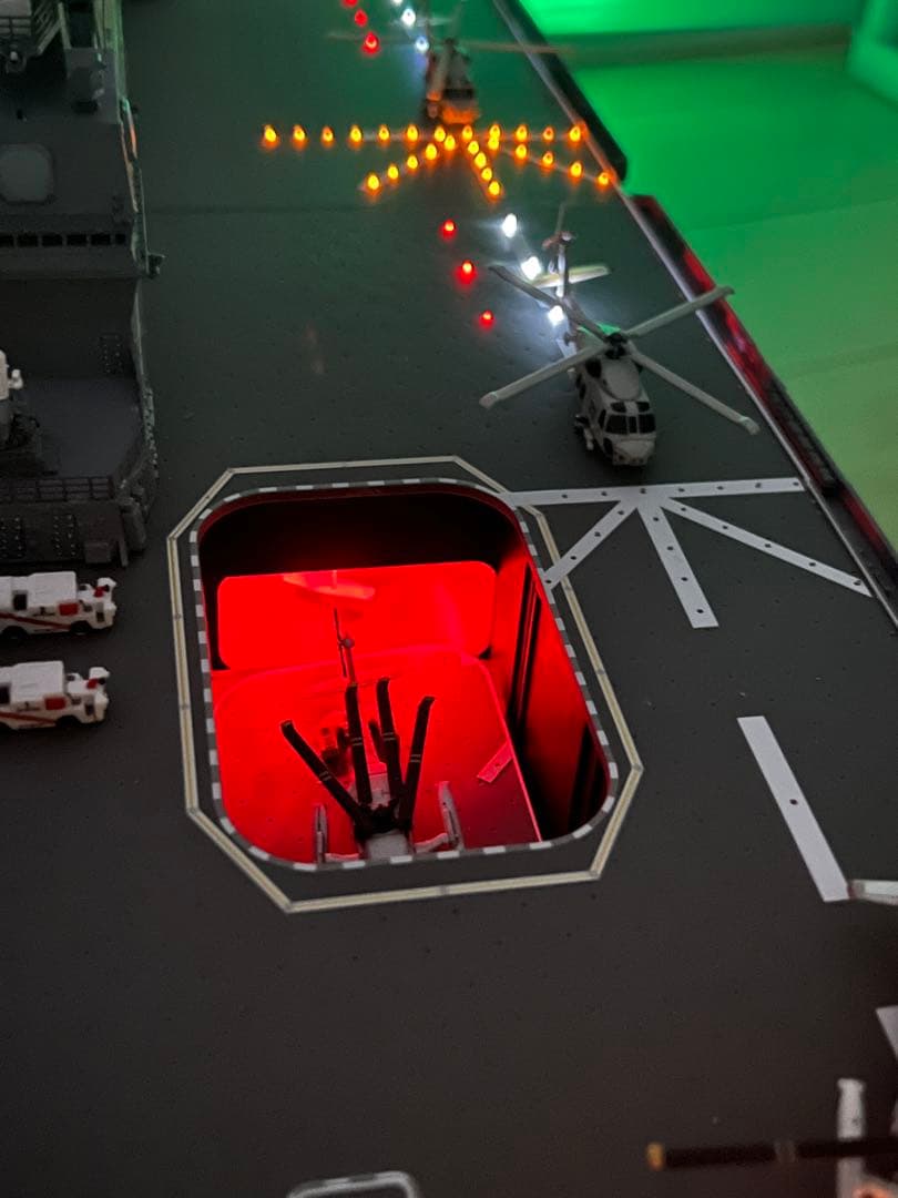 【完成品】護衛艦いずもをつくる ディスプレイケース アダプター付き