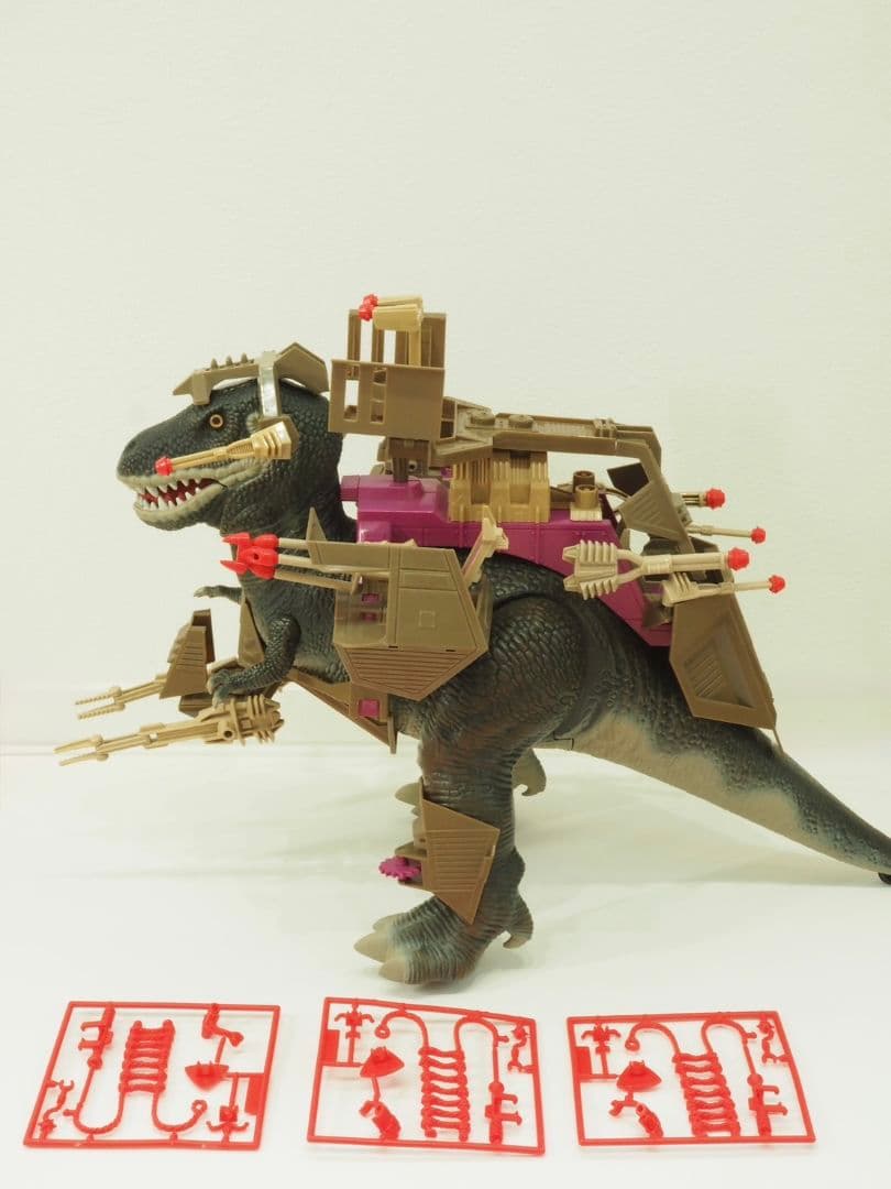 武装恐竜ダイノス