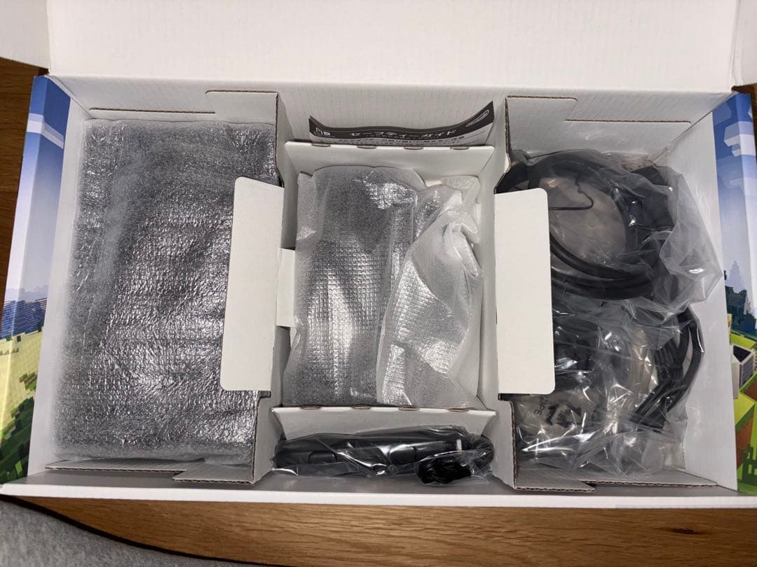 Nintendo Switch Minecraftパッケージ　本体