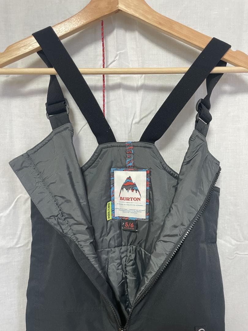 ＢＵＲＴＯＮ　キッズスノーウエア　上下セット