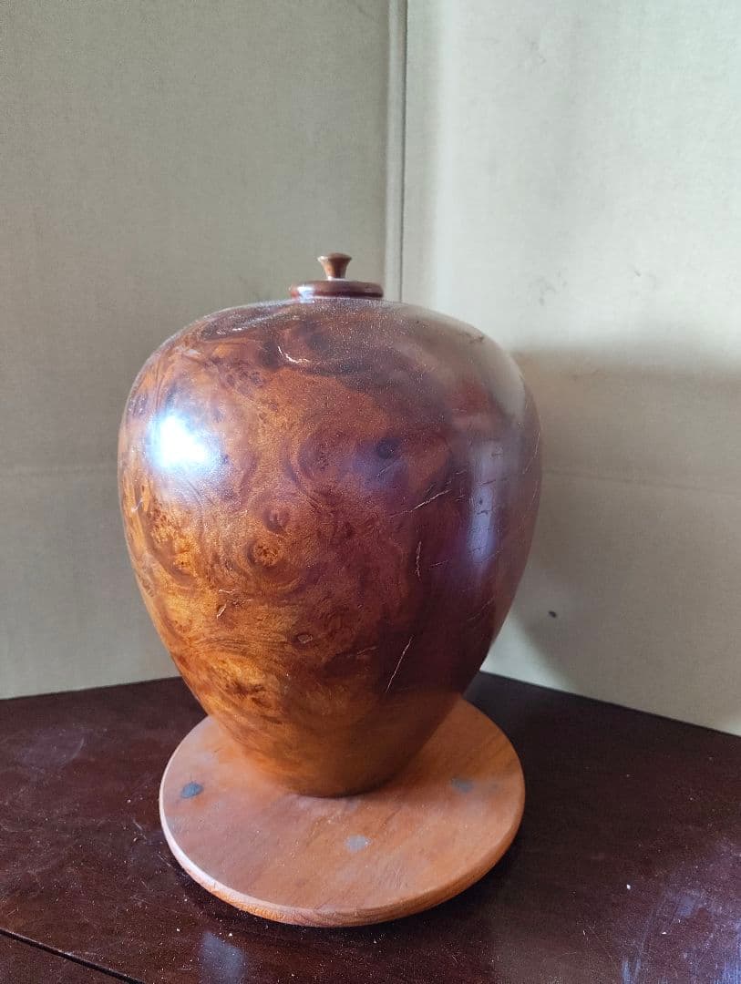 屋久杉飾り壺？ 蓋付き 台座付き