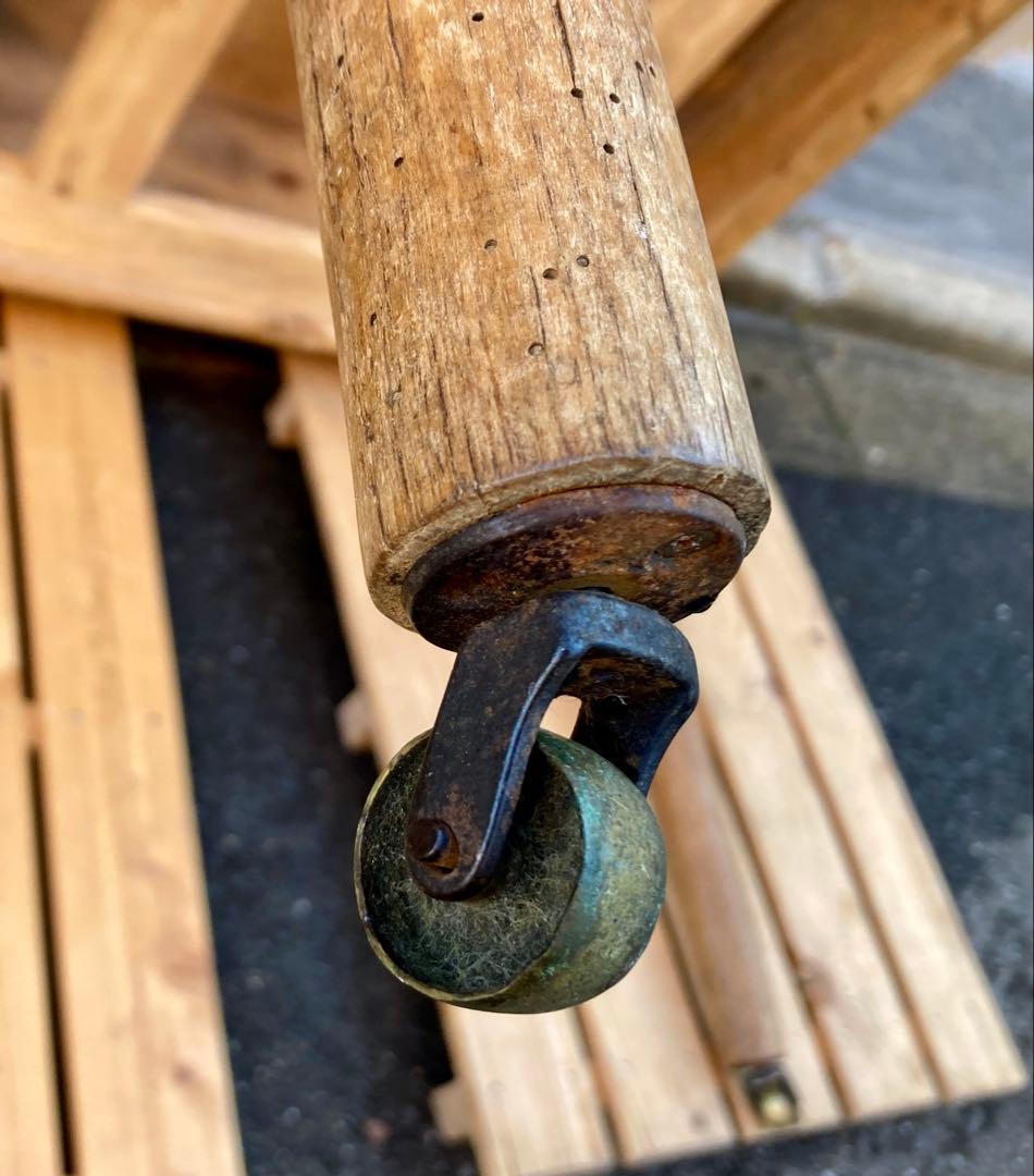 アンティークキャスター付きテーブル