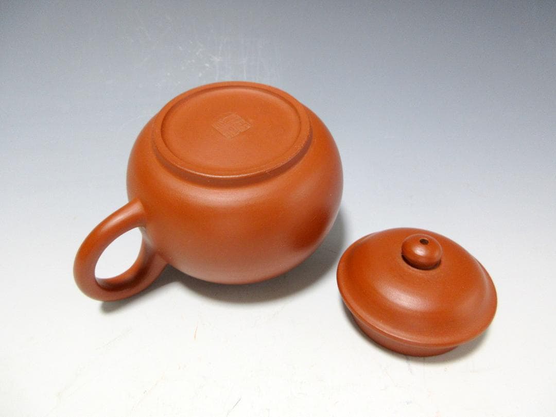 三浦常山 佐渡無名異焼 朱泥 後手茶注 共箱 共布 栞 / 急須