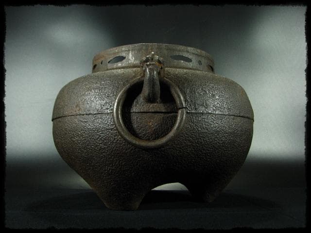 鬼面 鉄 風炉釜 鉄風炉 平丸釜 茶釜 茶道具 u58